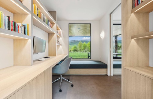 New Paltz House | Wander Black Creek sleeps 8, w/Hot tub & Workstations, 4 Bedrooms