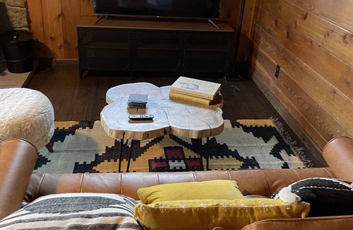 Pine Cove Cabin | WANDER WILD - Cozy cabin in the woods, hot tub