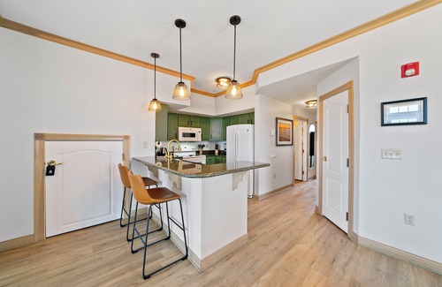 Sheboygan Villa | Wandering Waves - Beachfront Lake Michigan Stay!