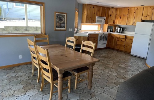 Wapato Point House | Wapato Point—Lake Chelan/Rate discount August 15-29