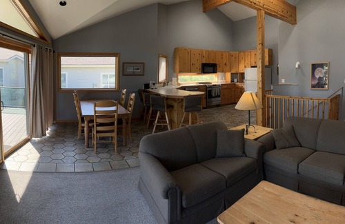 Wapato Point House | Wapato Point—Lake Chelan/Rate discount August 15-29