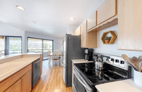 Wapato Point House | Wapato Point Resort home with hot tub and views