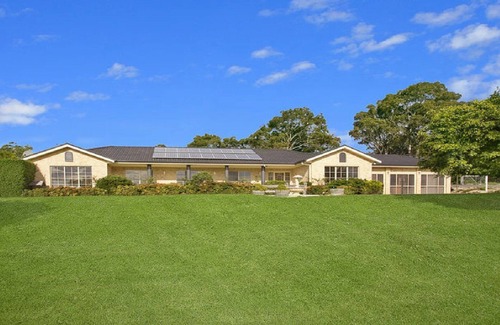 Wamberal House | Warambool Lodge on acreage/New List/Discount