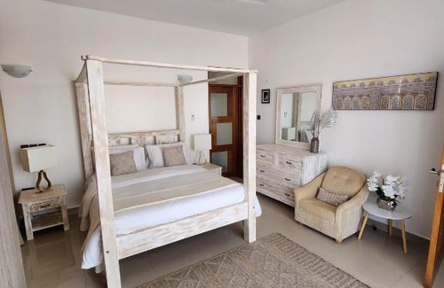 Central Kenya Coast Villa | Waridi Villa