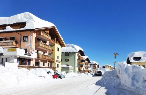 Ponte di Legno Apartment | Warm and cozy one-bedroom apartment in Tonale, with direct access to the ski slopes