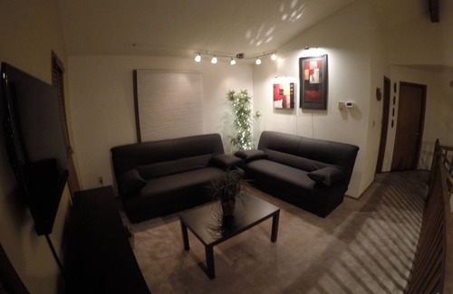 East Stroudsburg Ski Chalet | Warm And Cozy Contemporary Chalet