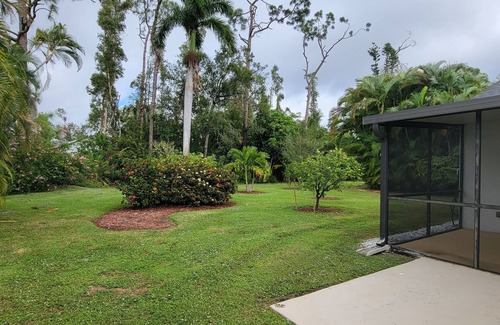 Brookshire Lakes House | Warm and exciting Floridian getaway. Near the beach, downtown, and all the fun!