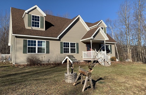 Town of Black Brook House | Warm Jaccuzzi, Hot Sauna, Elegant House in the Adirondack Best Nature Experience