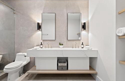 Tampa Heights House | Warm Modern New Construction Townhome in Tampa Heights