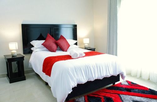 Harare Cottage | Warm & Tasteful Glint Cottage