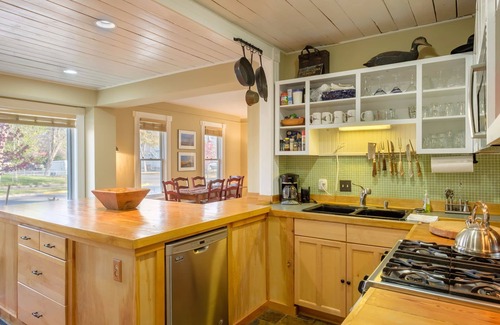 Livingston House | Warren's House - Historic Victorian Style Home in Downtown Livingston!