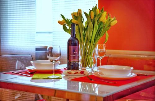 Mirow Apartment | Warsaw Royal Stay Aleja Jana Pawła II