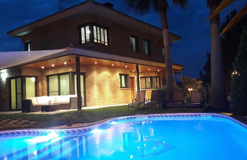 Canyelles Villa | Washingtonia Villa near Sitges