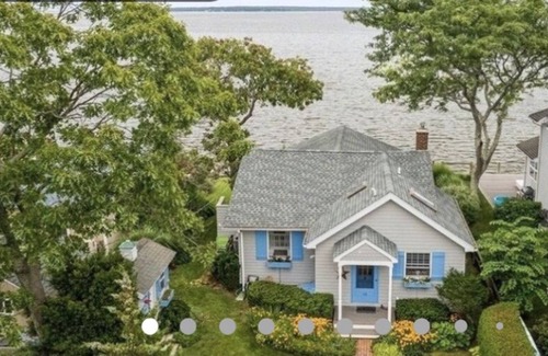 Aquebogue Cottage | Water front Beautiful Beach cottage on Peconic Bay