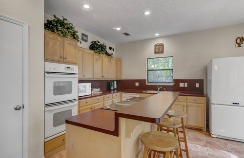 Brookeland House | Water front Cabin on Lake Sam Rayburn with water access/views
