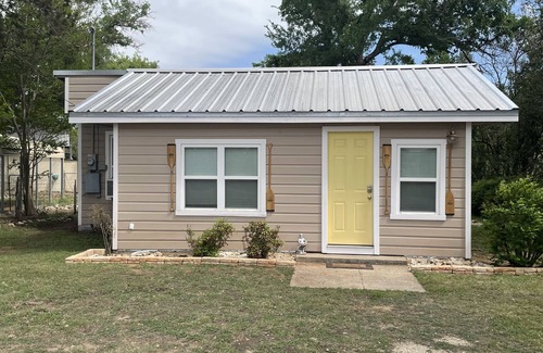 Lake Whitney House | Water front Lake Whitney cottage with great views and Water access!