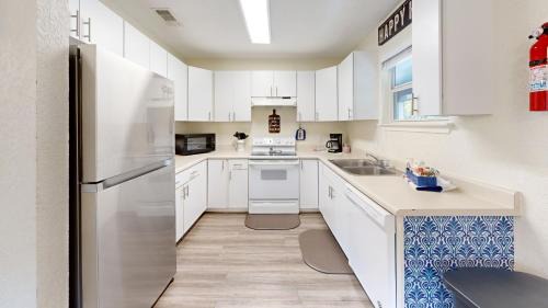 New Braunfels House | Water Haus - LITE
