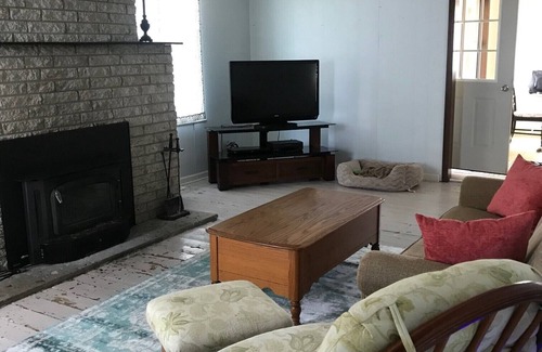 Harbor Beach House | Water House- Walking distance to beach/piers/bars