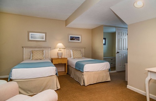 Westbrook Center Resort | Water's Edge Resort and spa w indoor and outdoor pool and beach. Condo Sleeps 6