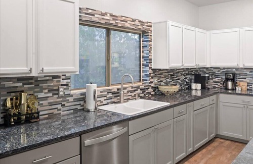 Alta Vista Estates House | Water Slide & Pool Basketball Court Sleeps 16