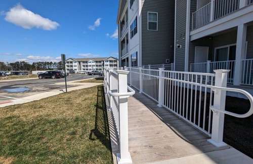 Rehoboth Beach Condo | Water Views * Balcony * Pool * Fast Wi-Fi