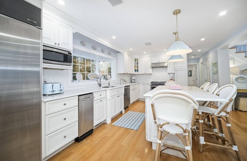 North Chatham House | Water views, private beach and spectacular sunsets from highest point in town.