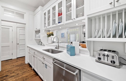 Cottage District House | WaterColor! Steps to Seaside, WC Tennis! LSV & 2 Bikes Included! Secluded but