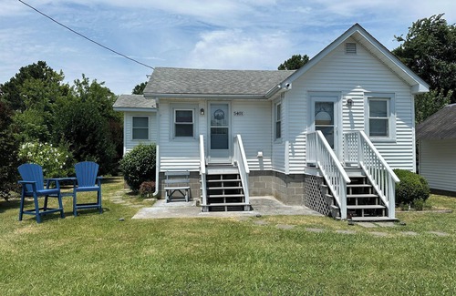 Deep Hole Cottage | Waterfowl Watch Cottage - Chincoteague Island Quiet area,bikes, fall rates