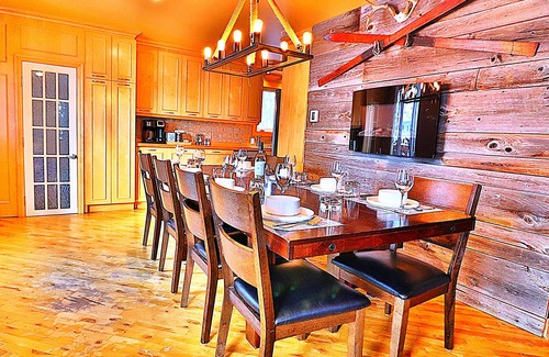 Saint-Remi-de-Tingwick Ski Chalet | Waterfront cottage with spa, lots of activities nearby