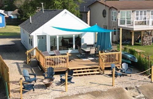 Vickery Cottage | Waterfront 3 Bedroom Cottage w/Sunsets over Sandusky Bay
