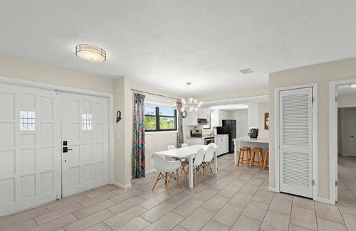 South Daytona House | Waterfront 3BR 2BA Home 5 min to Beaches Great large Driveway WiFi Clean Safe