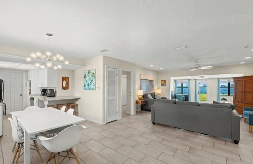South Daytona House | Waterfront 3BR 2BA Home 5 min to Beaches Great large Driveway WiFi Clean Safe