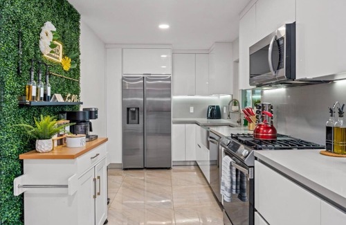 Sunrise Villa | Waterfront, 7s Hot Tub, 5 Min to Sawgrass Mall - Biggest Outlet Mall in US