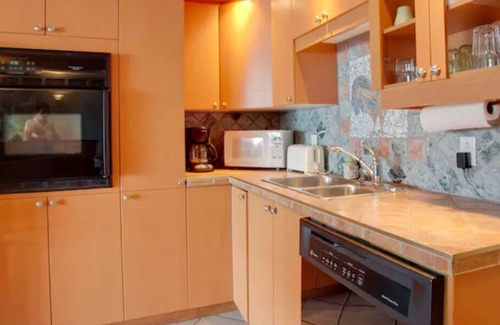 Pincourt Condo | Waterfront Apart 15 min Montreal Airport 300742