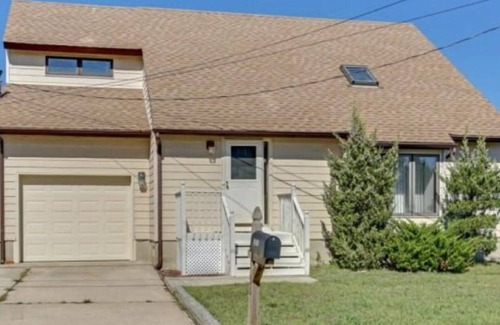 Bayville House | Waterfront Bayville Home with Private Dock!