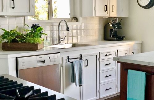 West Sechelt House | Waterfront Beach House - Pet friendly - Shack by the Sea