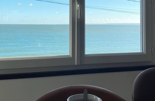 Cotes d'Armor House | Waterfront beach house