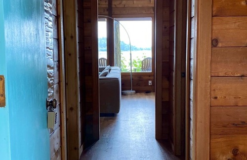 Vashon Island Cabin | Waterfront Burton Loop - The Very Best Of Vashon, cozy cabin with a harbor view.