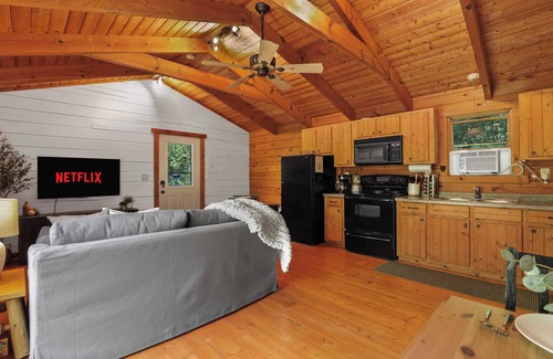 De Soto Cabin | Waterfront Cabin - Sauna - Fire Pit - Bluff Views