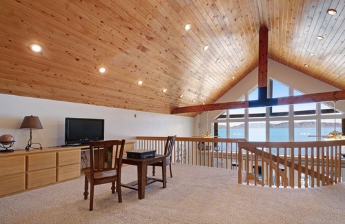 Fish Haven Cabin | Waterfront cabin w/kayaks, gas fireplace, & more