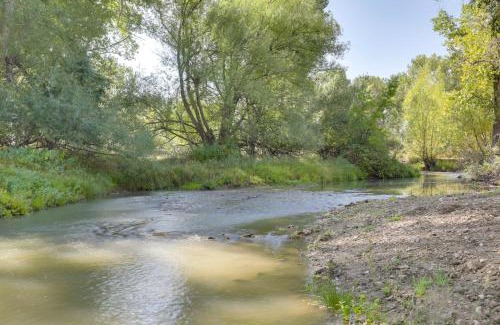 Sheridan House | Waterfront Cabin with Bighorn Mountain Views!
