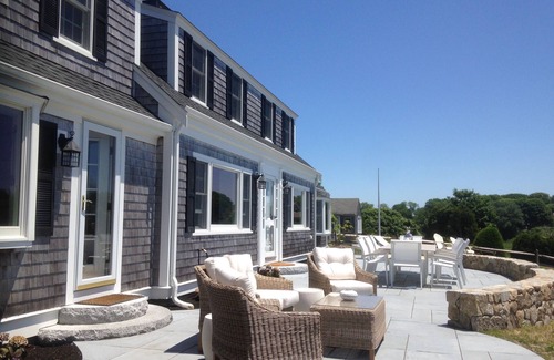 Chatham House | Waterfront Chatham Village, Short Walk to Town & Lighthouse Beach