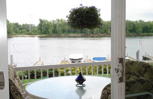 Wabasha Condo | Waterfront Condo steps from the Mississippi River