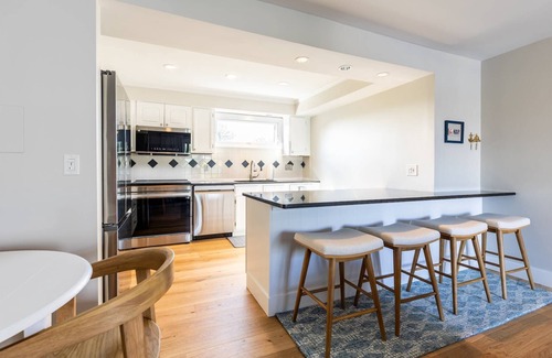 Eastport Condo | Waterfront Condo with Views of Annapolis, Pool & Prime Eastport Location