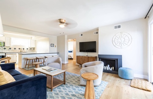 Eastport Condo | Waterfront Condo with Views of Annapolis, Pool & Prime Eastport Location