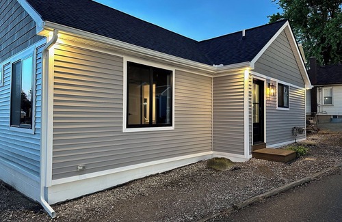 Lake Orion Cottage | Waterfront Cottage in Lake Orion