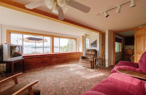 Marlboro Cottage | Waterfront Cottage - 17 Mi to Acadia Ntnl Pk!