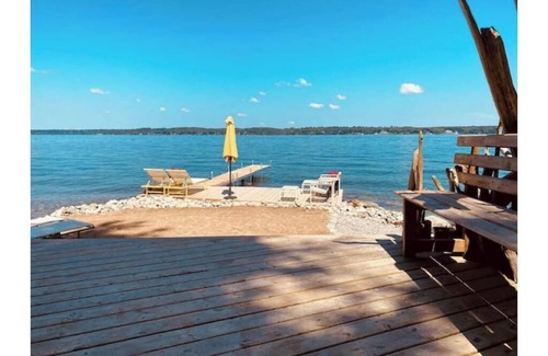 Innisfil Cottage | Waterfront Cottage | 1hr from Toronto