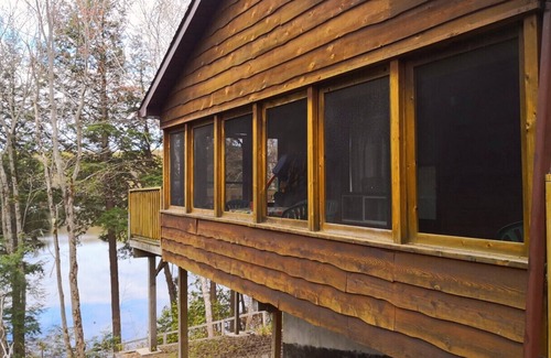 Seguin Cottage | Waterfront Cottage near Muskoka - Superior 3 bedroom Cottage with Private Dock