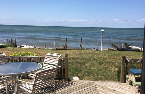 Caseville Cottage | Waterfront cottage with amazing sunsets
